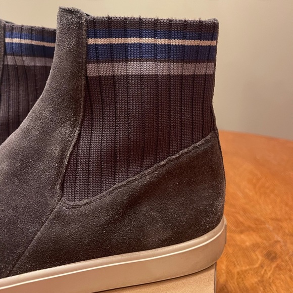 Comfy Vince Booties - Picture 4 of 4